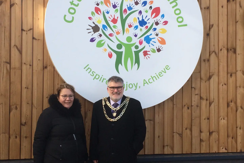 Mayor Dave Hodgson and Cllr Sarah Gallagher at Cotton End Forest School