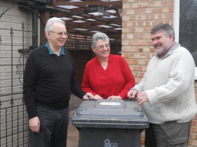 Mayor Dave Hodgson discusses waste collection with residents