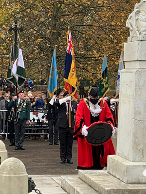 Mayor Dave Hodgson at Bedford War Memorial for Remembrance Sunday 2021