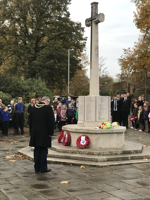 Mayor Dave Hodgson at Kempston War Memorial for Remembrance Sunday 2021