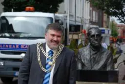 Mayor Dave Hodgson with Archbishop Huddleston Bust