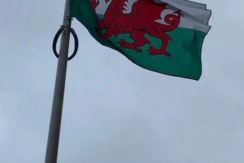 Welsh Flag flying at Bedford Borough Hall