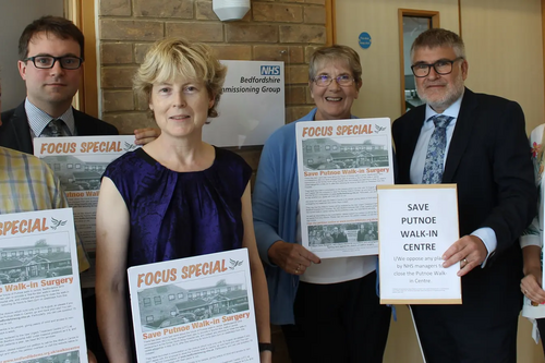 Mayor Dave Hodgson and other Liberal Democrat Campaigners at Bedfordshire CCG HQ to present the petition to save Putnoe Walk-In Centre