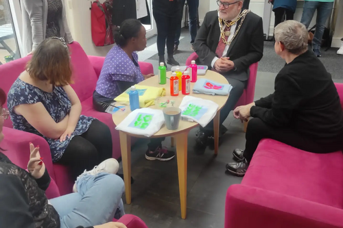 Mayor Dave Hodgson visits the Centre for Independent Living