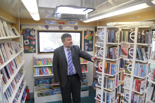 Mayor Dave Hodgson in the Bedford Borough mobile library