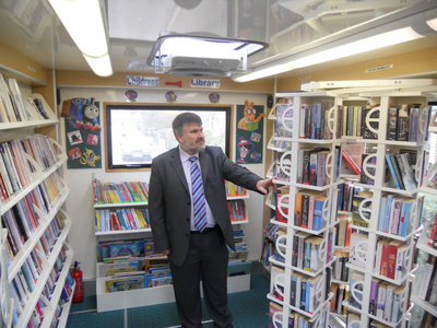 Mayor Dave Hodgson in the Bedford Borough mobile library