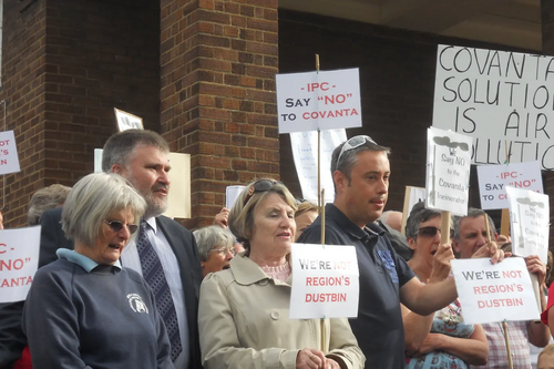 Mayor Dave Hodgson with local campaigners at a demo against the Covanta incinerator near Stewartby