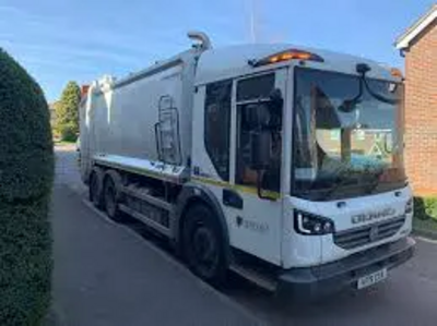 Refuse collection lorry