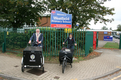 Mayor Dave Hodgson at Westfield School with the eCargo bikes