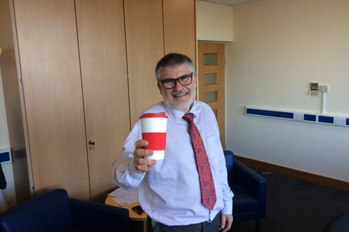 Mayor Dave Hodgson with reusable drink cup