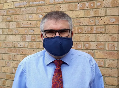 Mayor Dave Hodgson wearing a face mask/covering