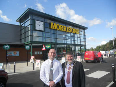 Mayor Dave Hodgson with Ben Daley, Manager of the new Bedford Morrisons Store