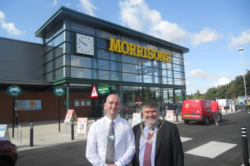 Mayor Dave Hodgson with Ben Daley, Manager of the new Bedford Morrisons Store