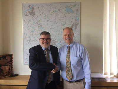 Dave Hodgson meets Mayor Stan Koci of Bedford, Ohio