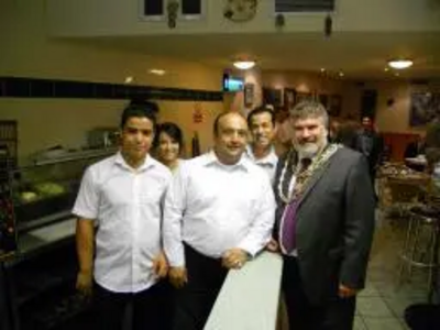 Mayor Dave Hodgson with the staff of Platters Cafe, Church Arcade