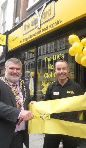 Dave Hodgson with Graeme Mulheron, Zipyard Franchise Owner at Official Opening