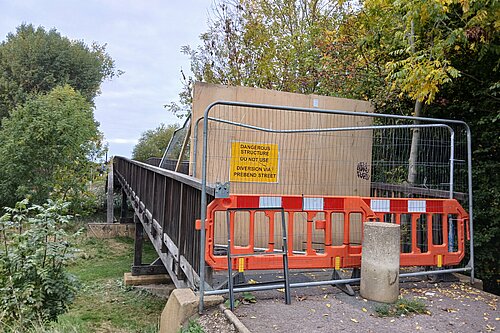 Queen's Bridge closed