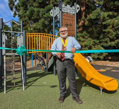 Mayor Dave at Bedford Park play area