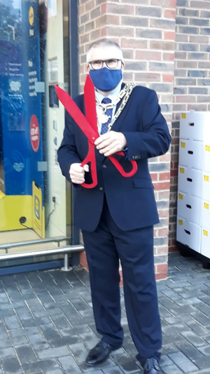 Mayor Dave Hodgson opening Lidl on Rope Walk