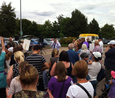 Mayor Dave Hodgson addresses the Save Riverbank Ward Rally in July 2013