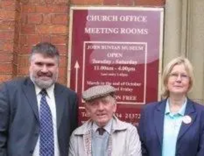 Dave Hodgson with Mr Gerard and Cllr Anita Gerard at the Bunyan Meeting House