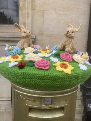 Easter postbox topper